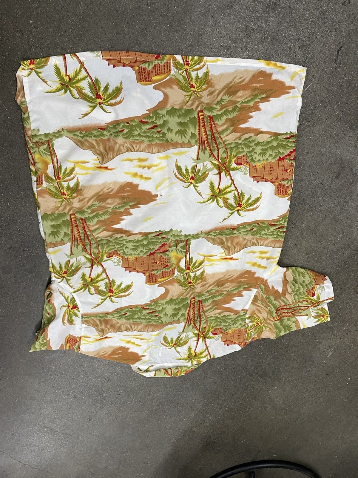Vintage Vintages Gilded Resor Hawaiian Shirt Size US XL / EU 56 / 4 - 4 Thumbnail