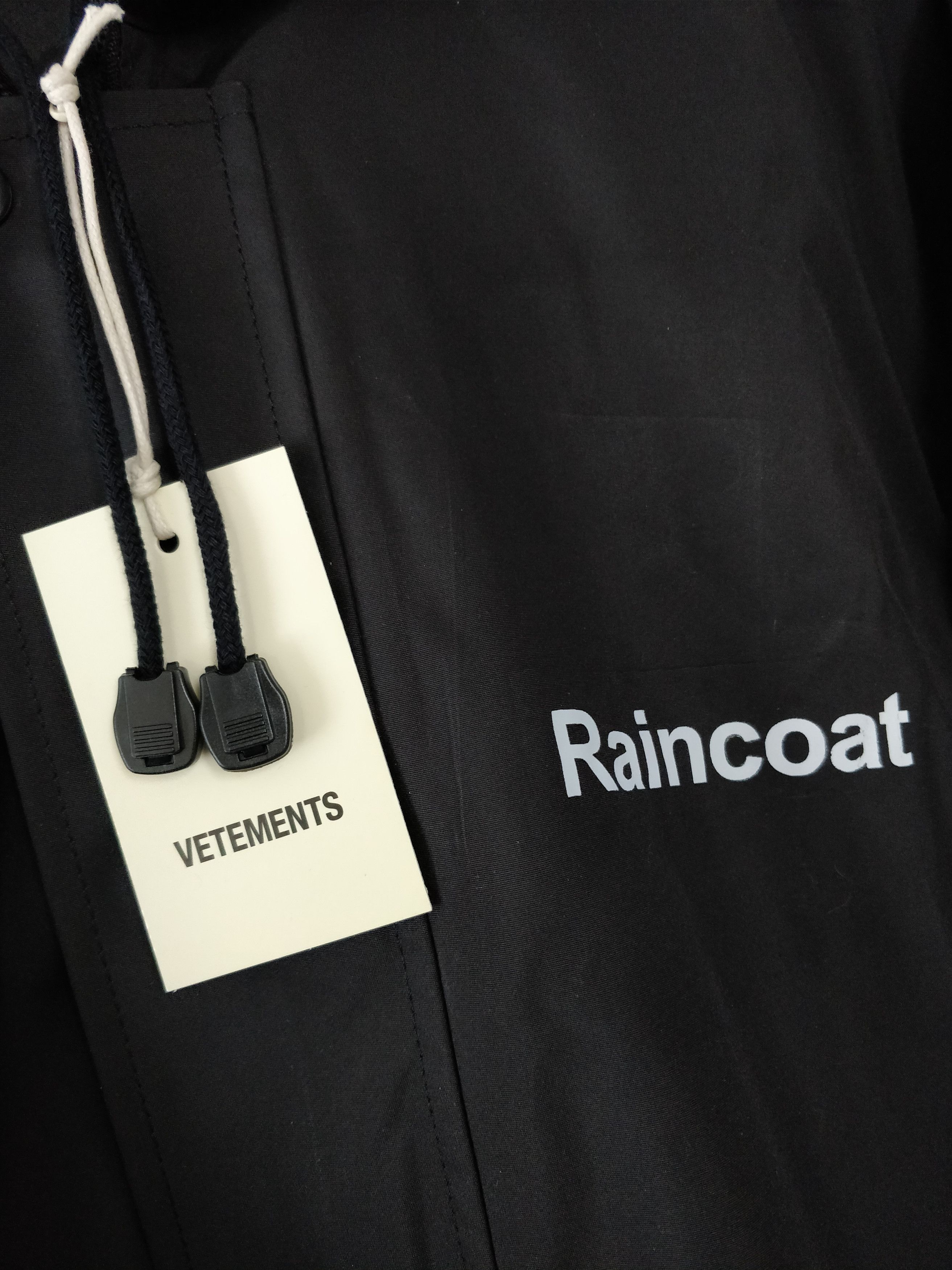 Vetements VETEMENTS “Official Fake” Definition Raincoat Size US L / EU 52-54 / 3 - 5 Thumbnail