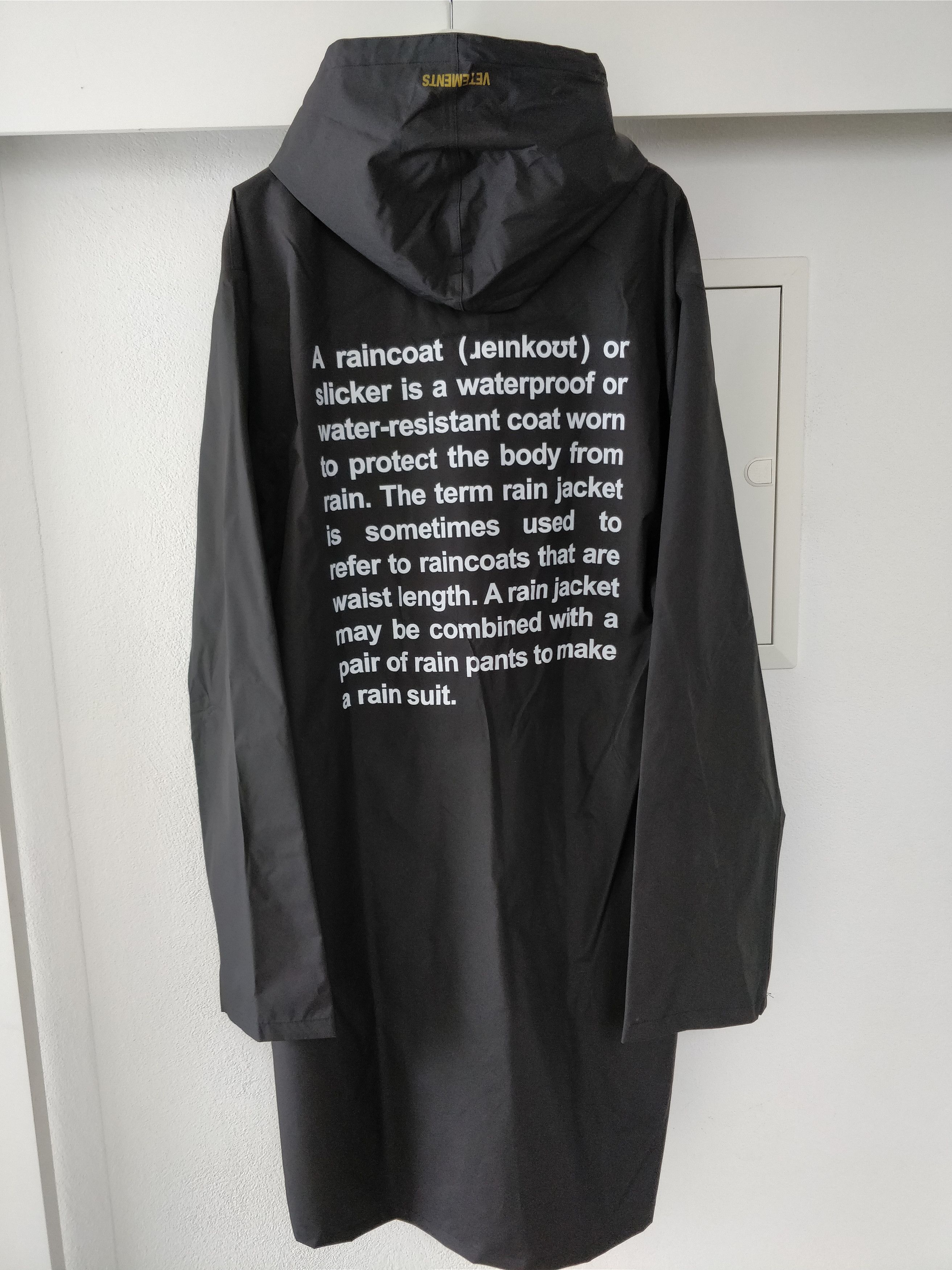 Vetements VETEMENTS “Official Fake” Definition Raincoat Size US L / EU 52-54 / 3 - 2 Thumbnail