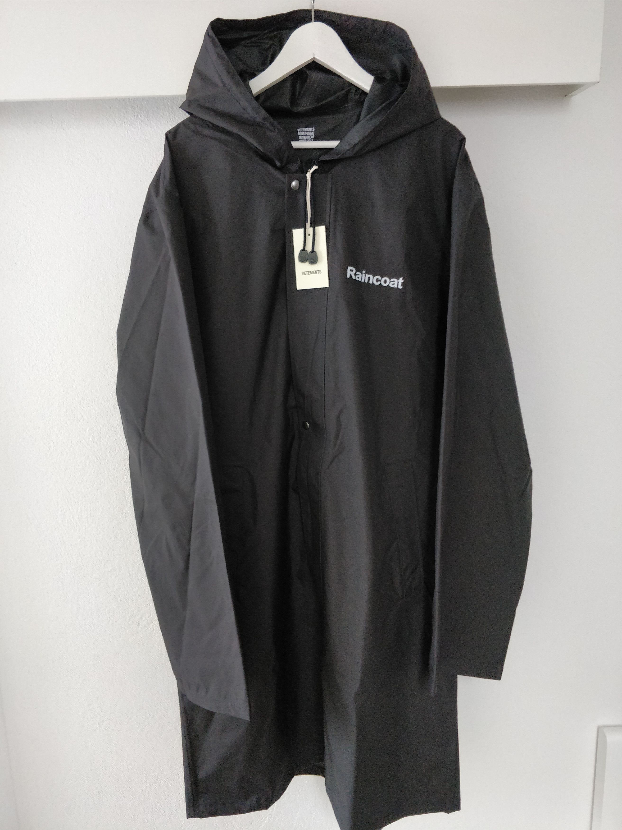 Vetements VETEMENTS “Official Fake” Definition Raincoat Size US L / EU 52-54 / 3 - 1 Thumbnail