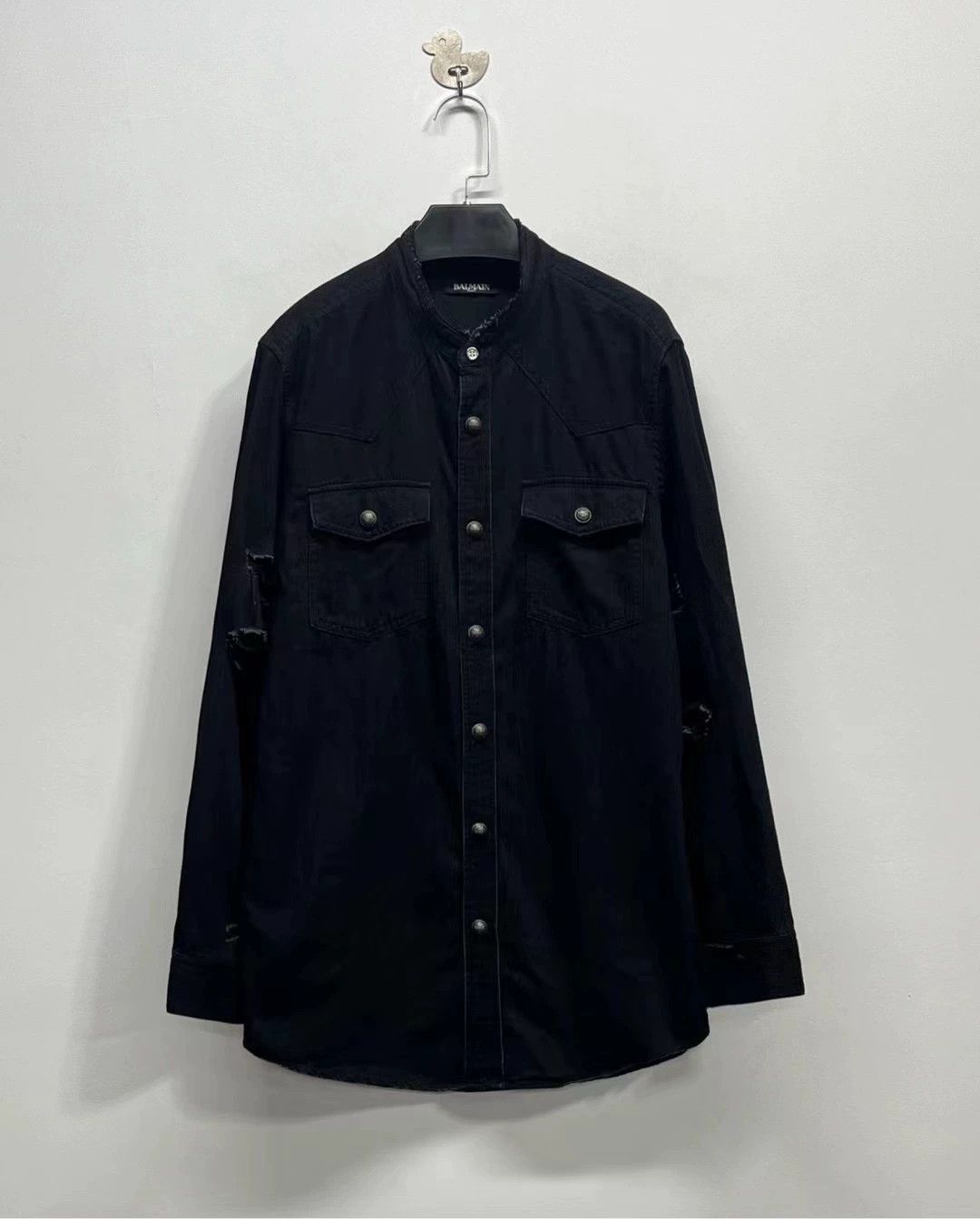 Balmain Balmain Imitation of the old arm destroyed the letter logo denim jacket behind the silver buckle. Size US M / EU 48-50 / 2 - 2 Thumbnail