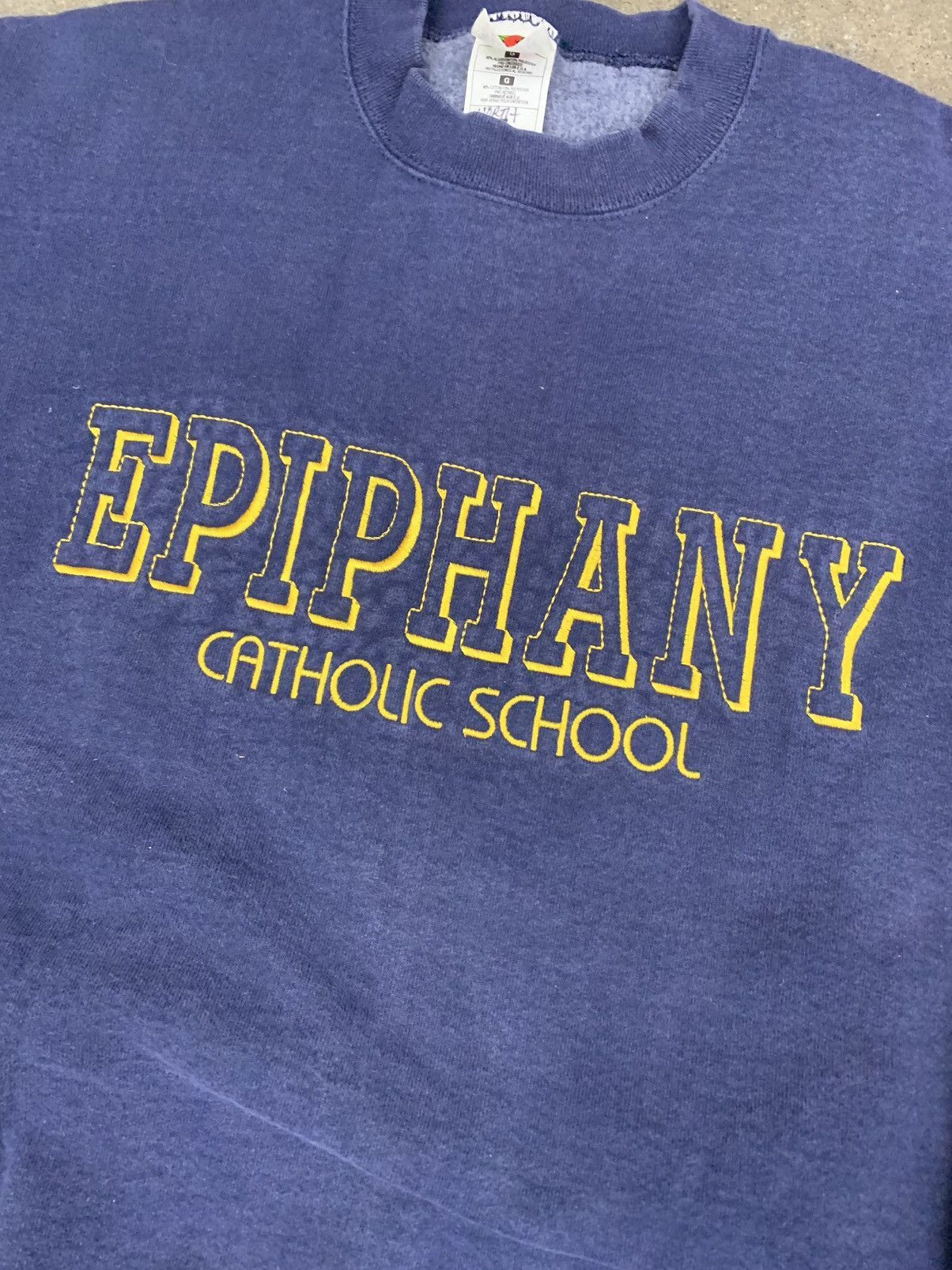 Vintage Vintage Crewneck Epiphany Catholic School Crewneck Size US L / EU 52-54 / 3 - 4 Thumbnail