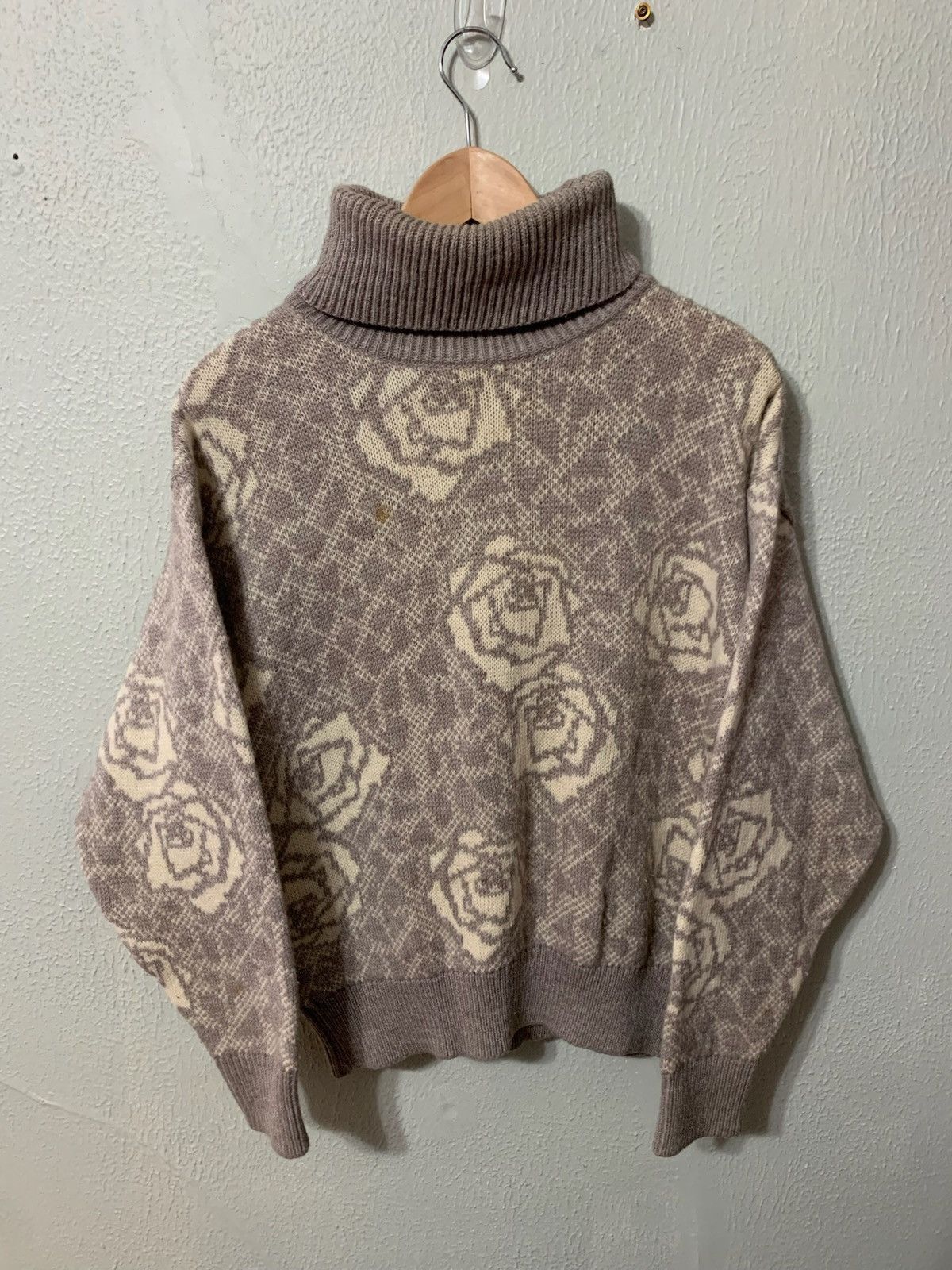 Vintage Vintage Flower Rose Turtleneck Knit Sweater Size US S / EU 44-46 / 1 - 4 Thumbnail
