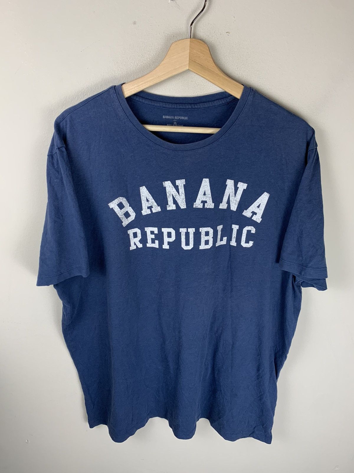 Vintage Vintage Banana Republic Arc Logo Tee Size US XL / EU 56 / 4 - 1 Thumbnail