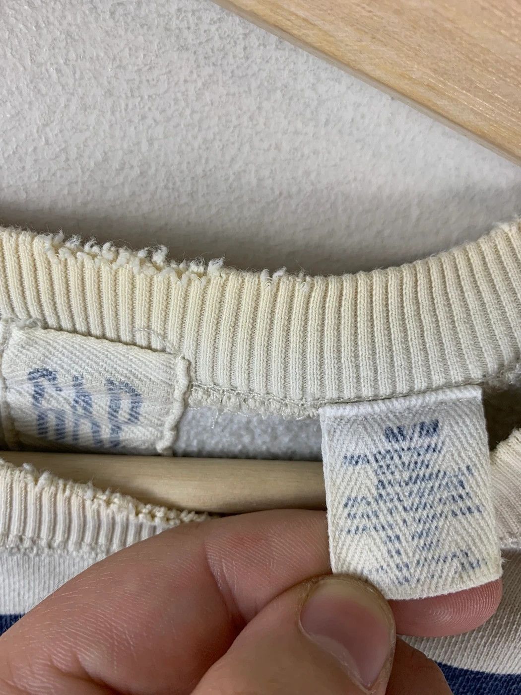 Gap × Vintage Vintage Crewneck Gap World Classic Striped Vintage Sweatshirt Size US M / EU 48-50 / 2 - 5 Thumbnail