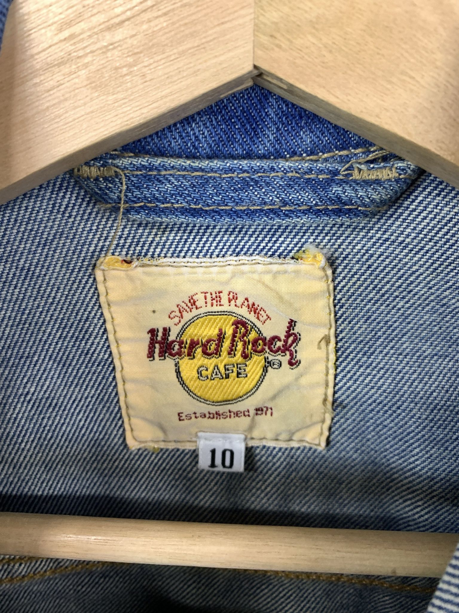 Hard Rock Cafe × Vintage Vintage Hard Rock Cafe Puerto Vallatra Save the Planet Embroidered Denim Jacker Size S Size US M / EU 48-50 / 2 - 2 Thumbnail