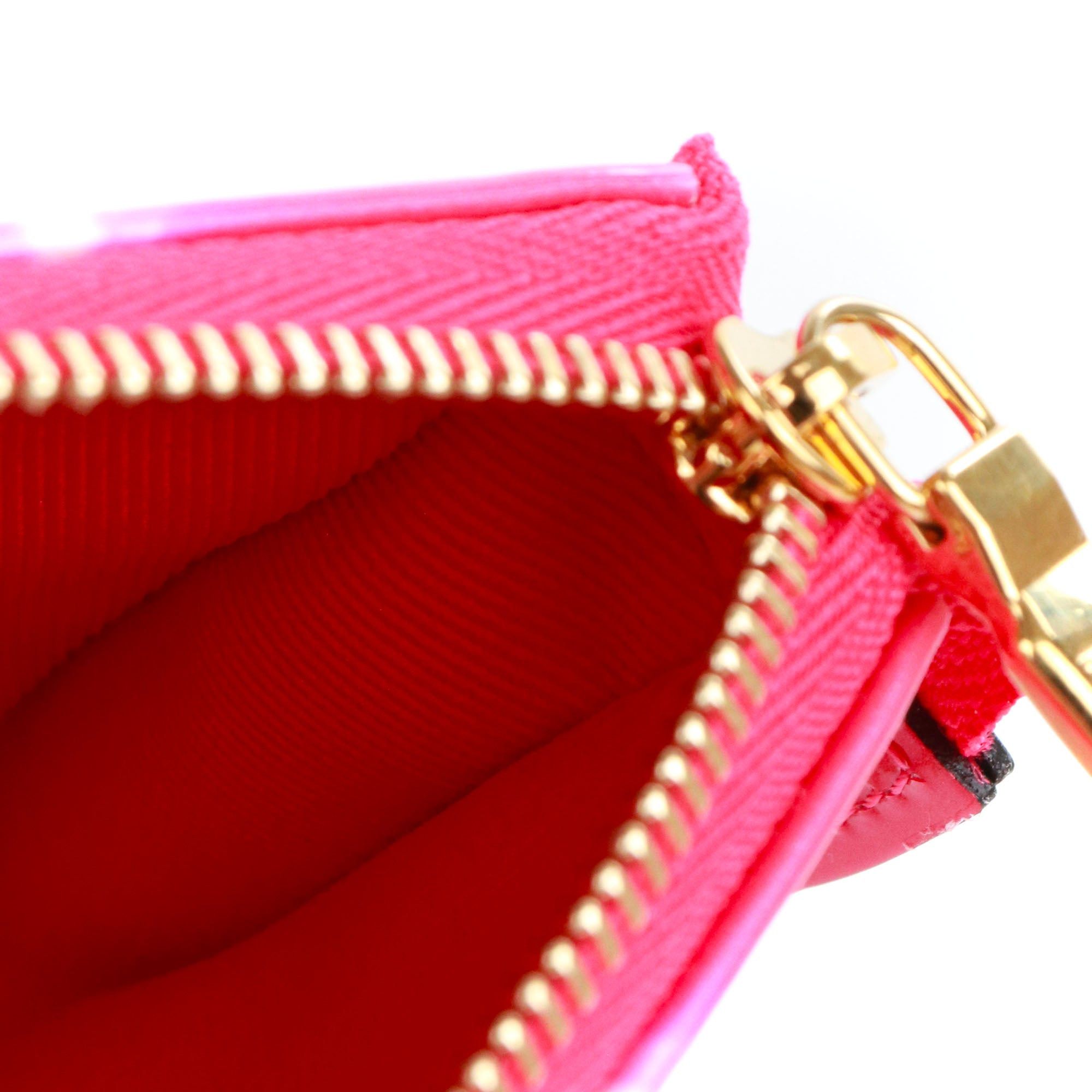 Louis Vuitton LOUIS VUITTON - Mini Louis Vuitton Limited Edition Accessory Pochette Bag in pink patent leather Size ONE SIZE - 9 Thumbnail