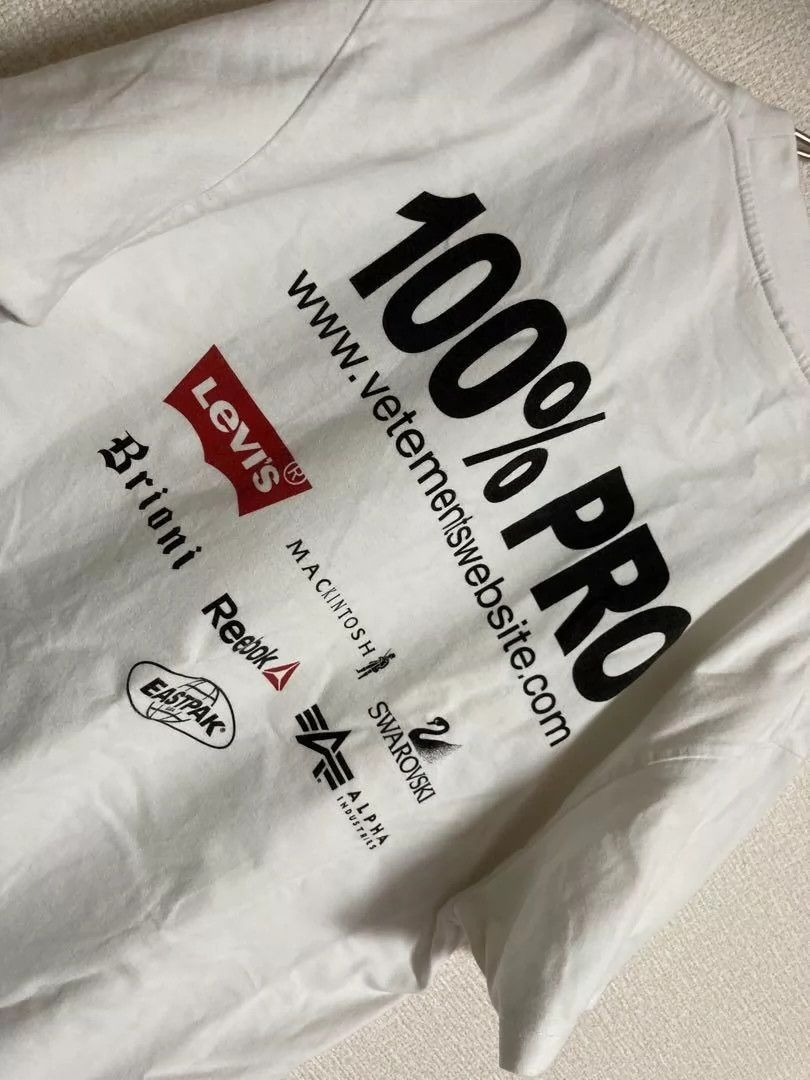 Vetements VETEMENTS 100% is a logo T-shirt, short sleeved shirt -DMC Size US S / EU 44-46 / 1 - 6 Thumbnail