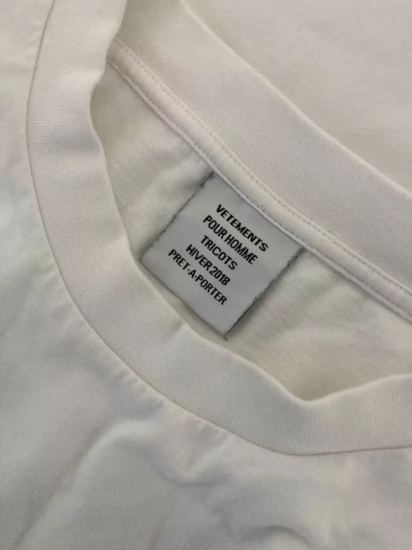 Vetements VETEMENTS 100% is a logo T-shirt, short sleeved shirt -DMC Size US S / EU 44-46 / 1 - 2 Thumbnail
