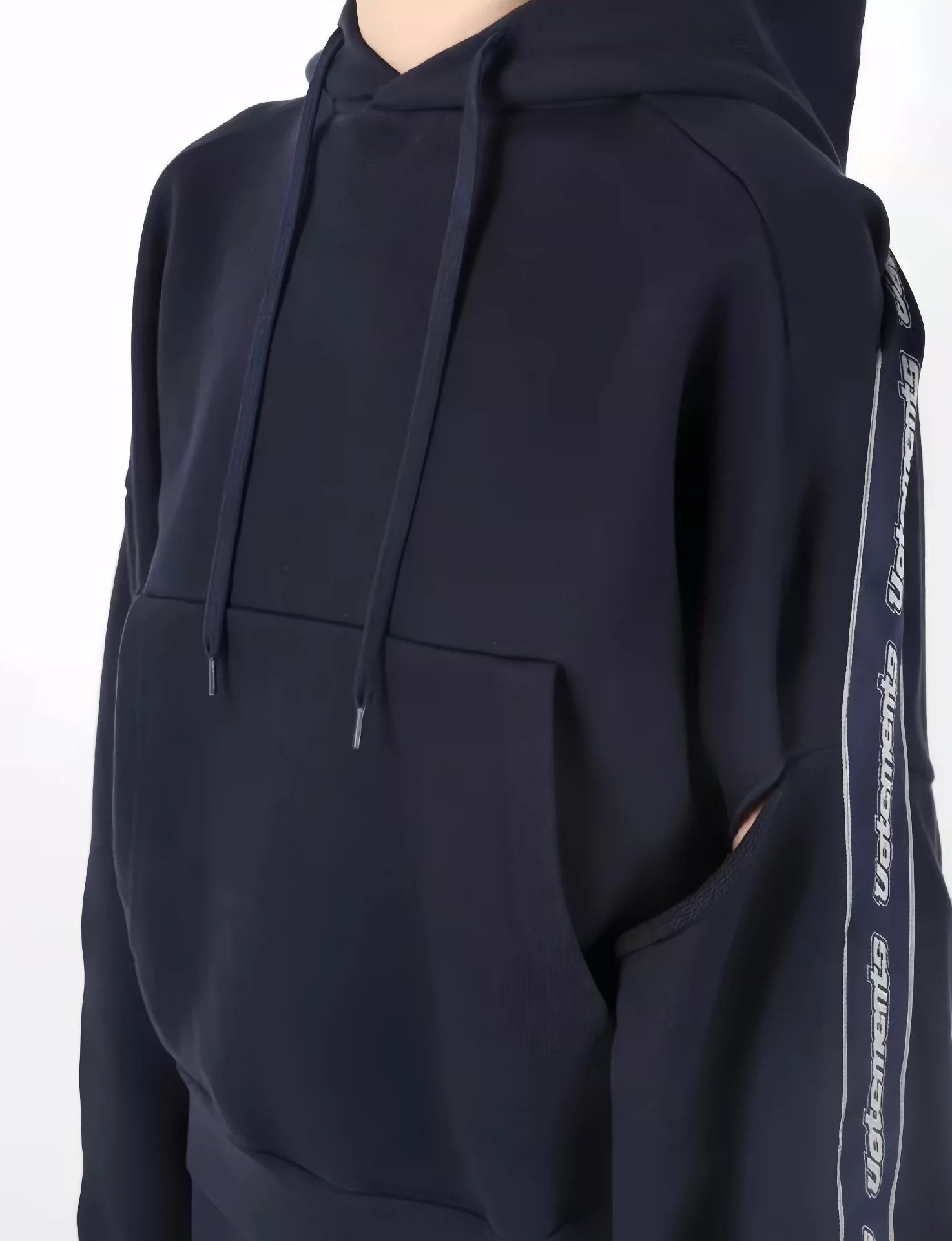 Vetements Vetements navy blue ribbon design hoodie -DMC Size US S / EU 44-46 / 1 - 3 Thumbnail