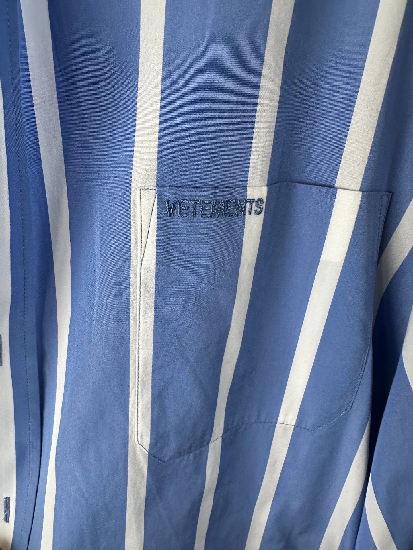 Vetements Vetements 17fw fashion show striped shirt -DMC Size US S / EU 44-46 / 1 - 3 Thumbnail