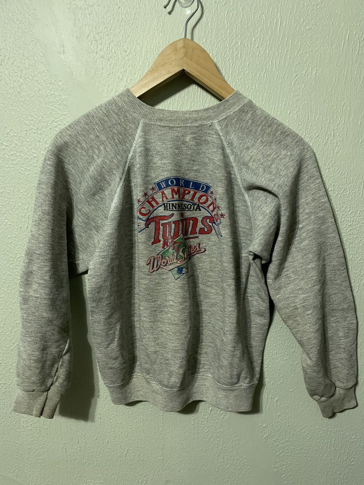 Vintage Vintage Crewneck 1987 Twins Vintage Sweatshirts Size US XXS / EU 40 - 2 Thumbnail