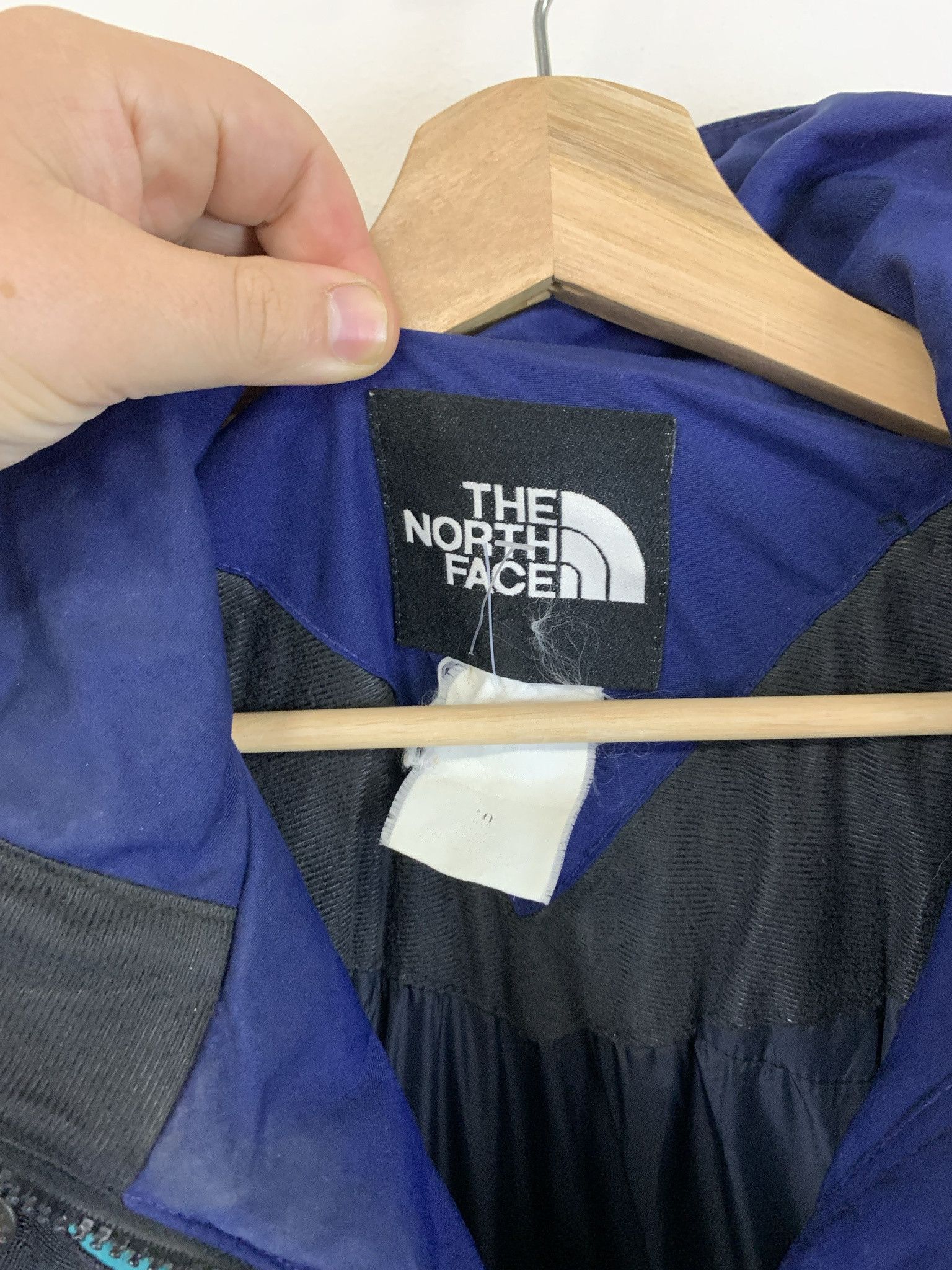 Vintage Vintage 1990s The North Face Navy Rain Skiing Outdoors Jacket Size S Size US S / EU 44-46 / 1 - 2 Thumbnail