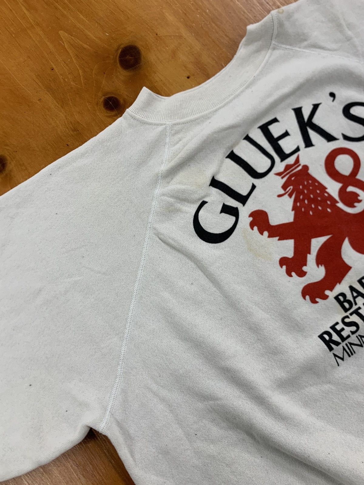 Vintage Vintage Crewneck 1980s Glueks Bar Minneapolis Crewneck Size US XL / EU 56 / 4 - 7 Thumbnail