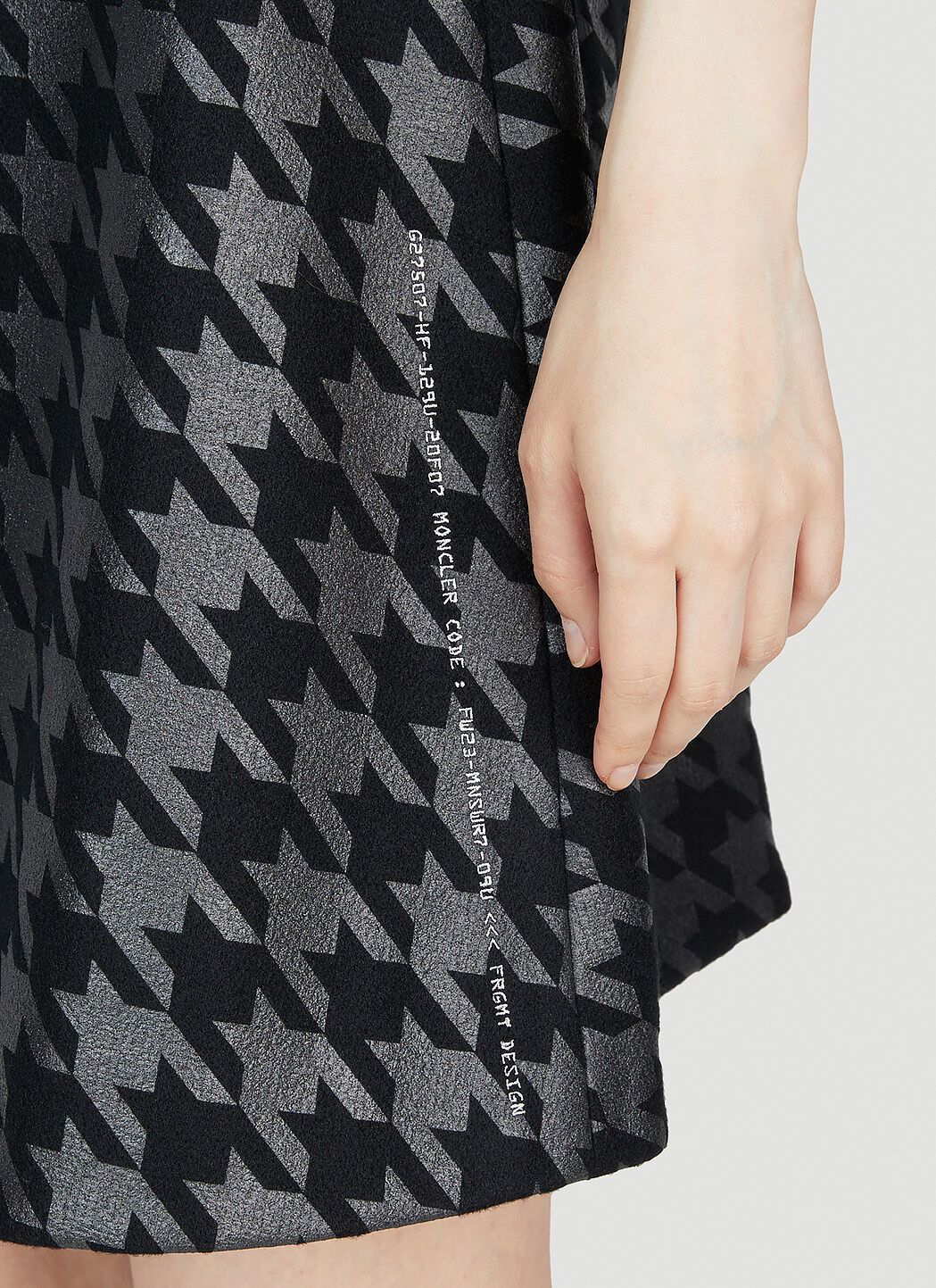 Moncler Houndstooth Mini Skirt Size 26" / US 2 / IT 38 - 6 Thumbnail