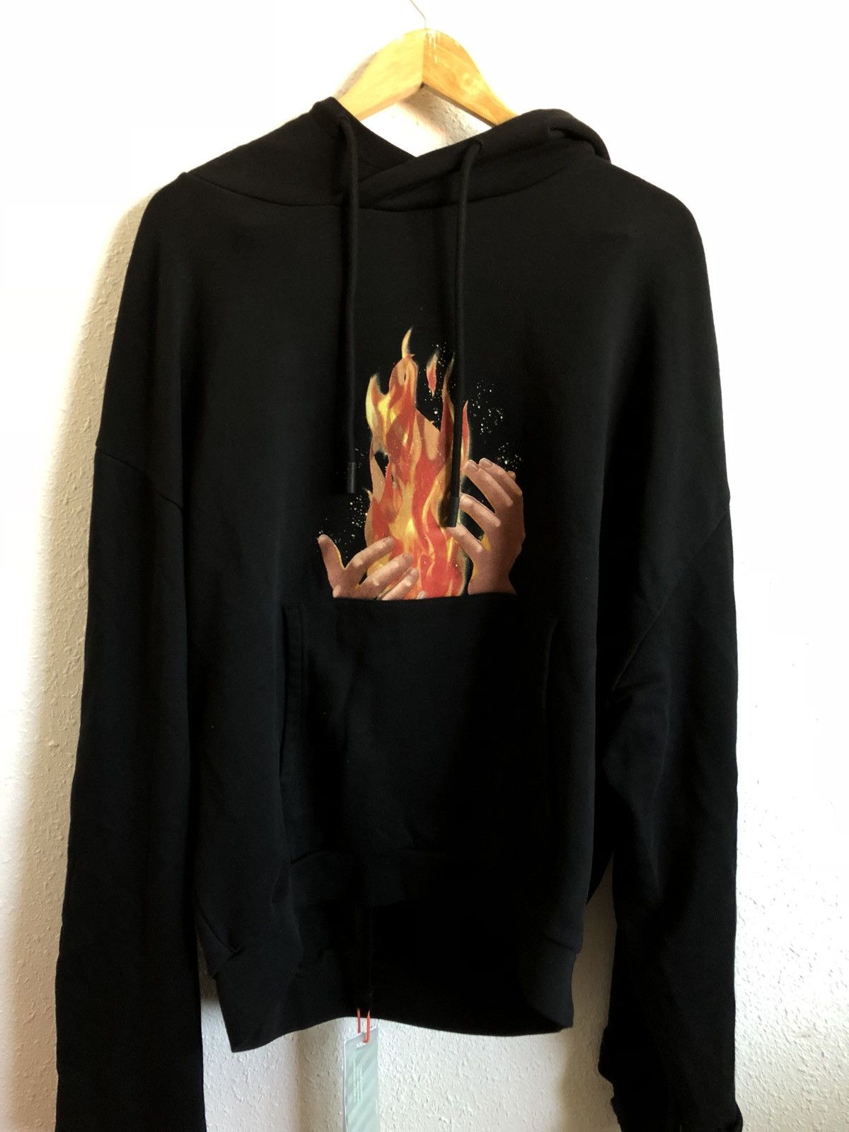 Off white 2025 fire hands hoodie