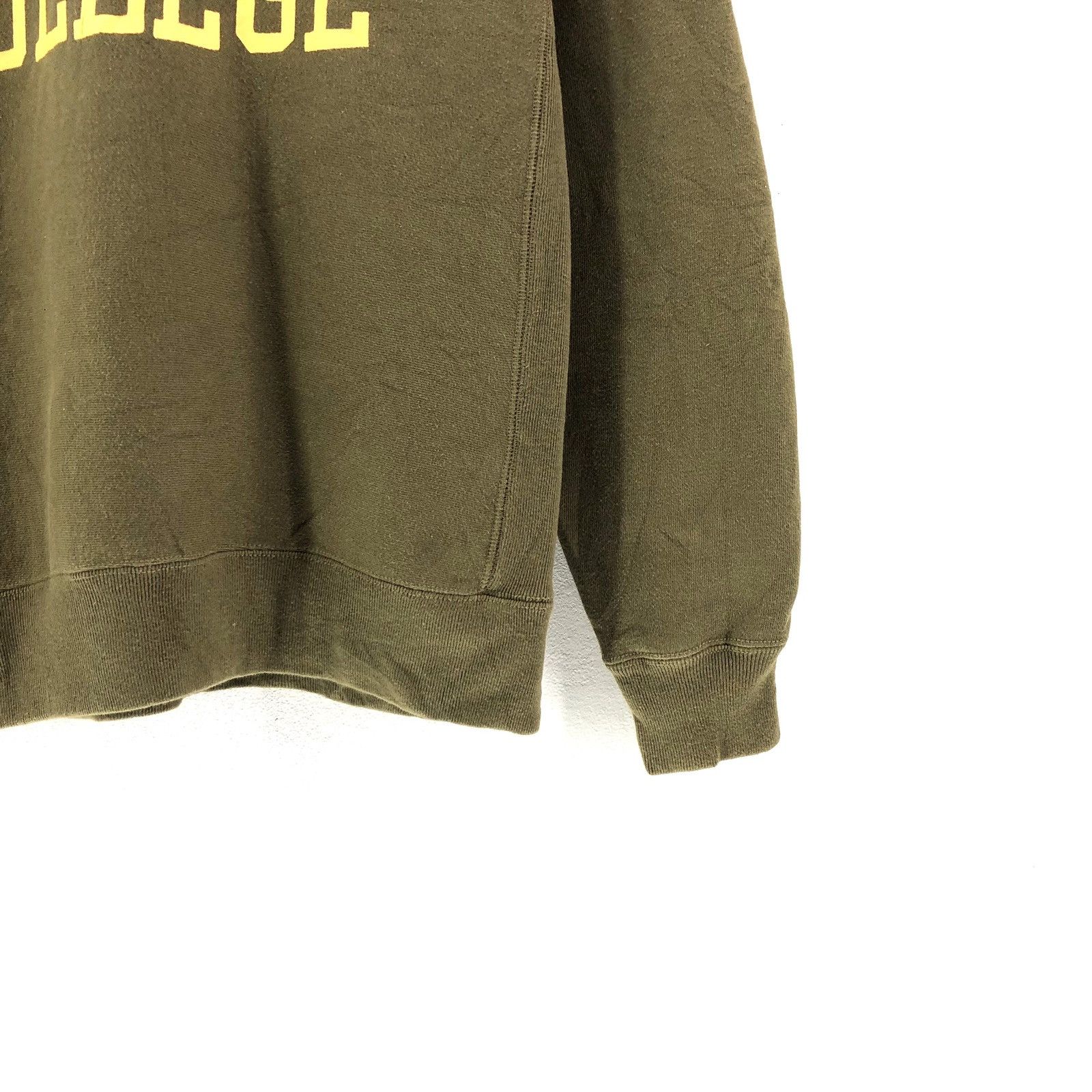 Vintage Vintage Shamrock College Crewneck Sweatshirt Size US M / EU 48-50 / 2 - 2 Thumbnail