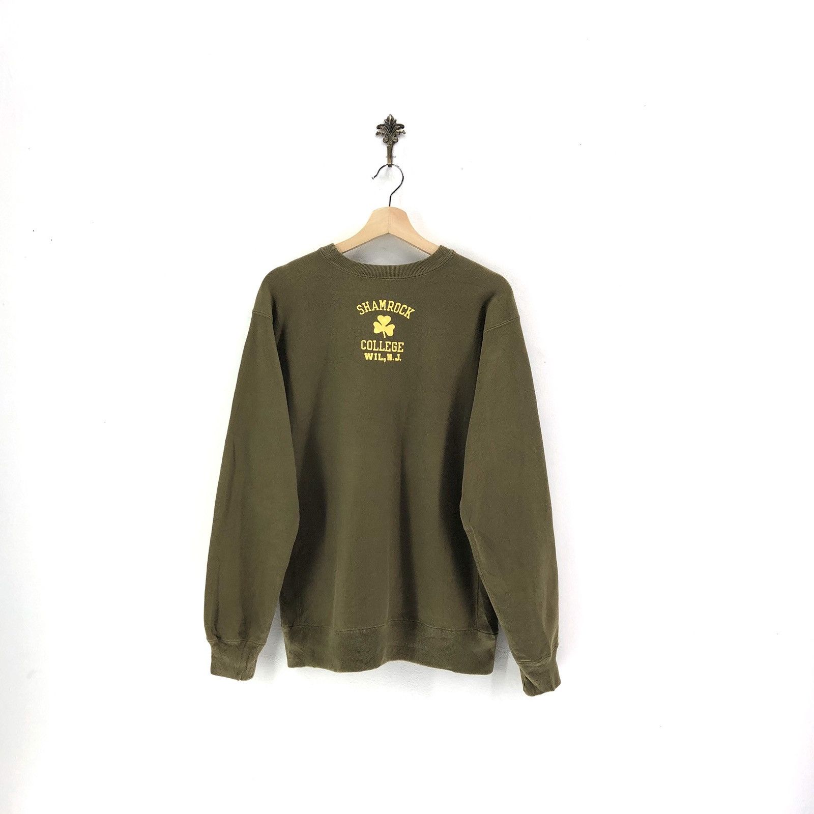 Vintage Vintage Shamrock College Crewneck Sweatshirt Size US M / EU 48-50 / 2 - 4 Thumbnail