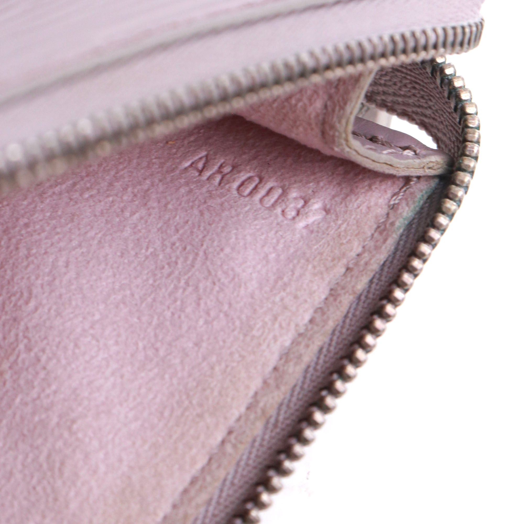 Louis Vuitton LOUIS VUITTON - Louis Vuitton Accessory Pochette Bag in mauve epi leather Size ONE SIZE - 7 Thumbnail