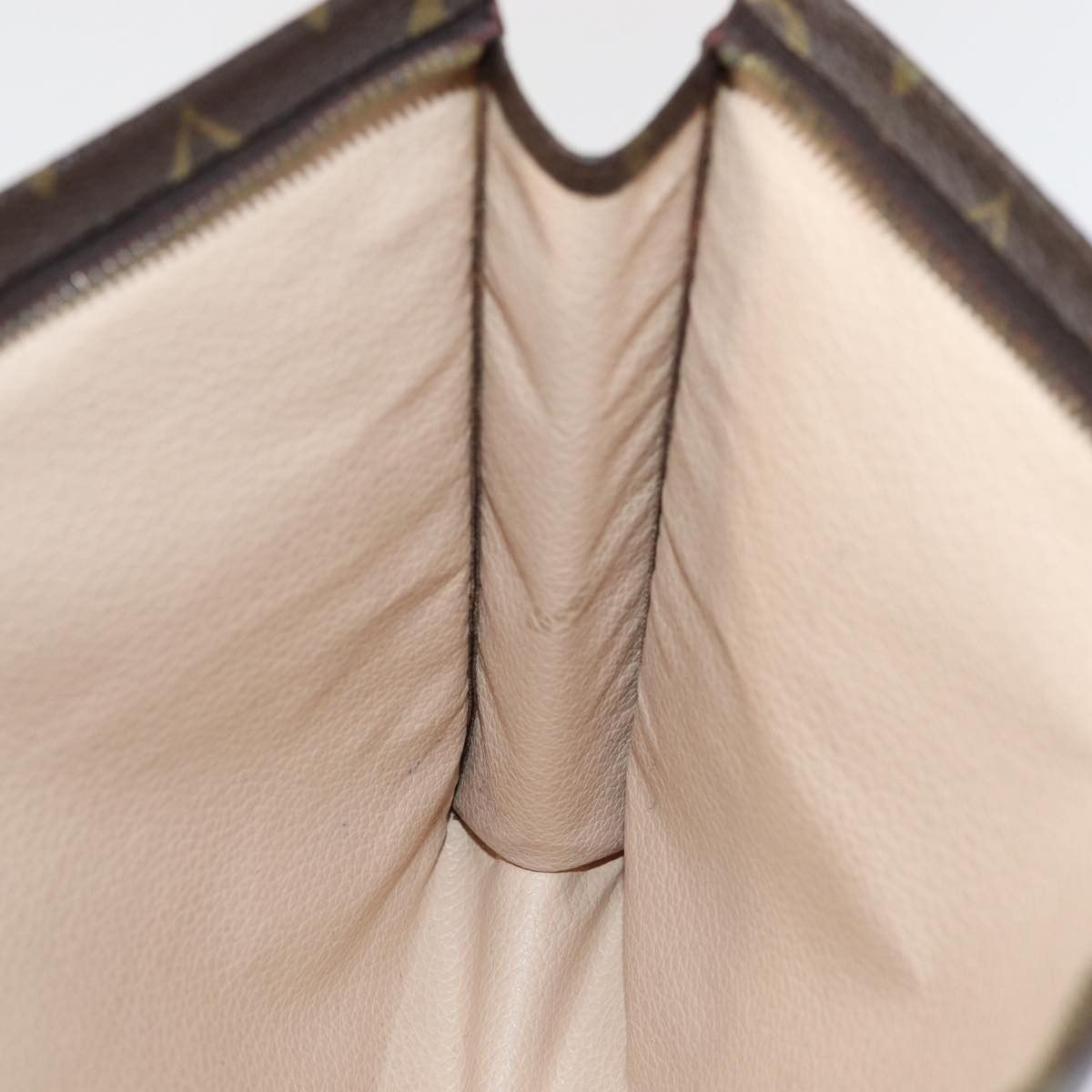 Louis Vuitton Louis Vuitton Trousse de Toilette clutch Size ONE SIZE - 17 Thumbnail