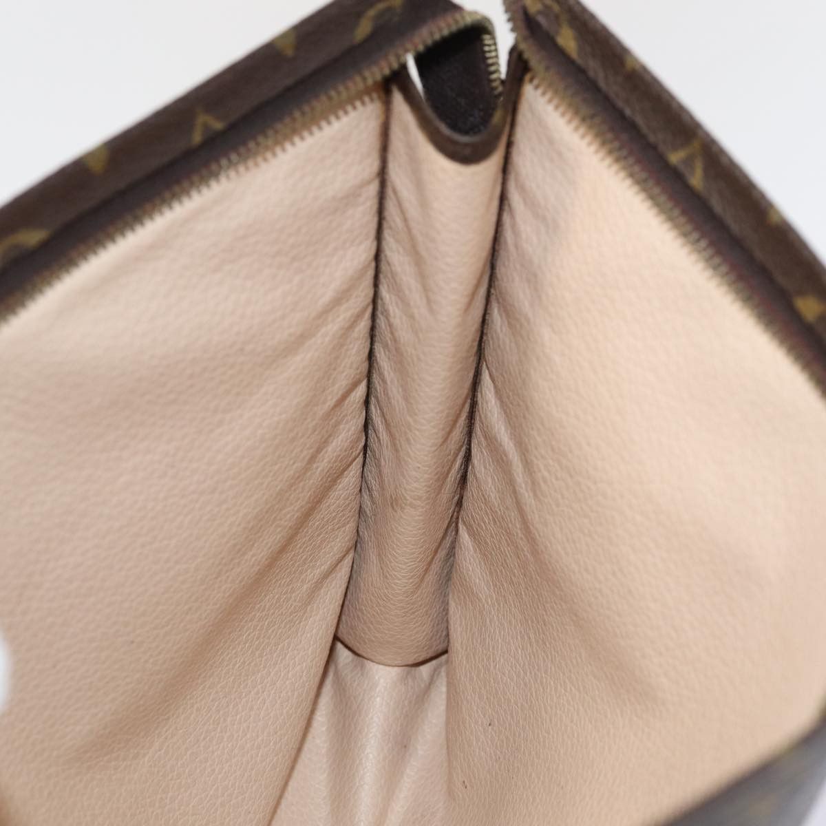 Louis Vuitton Louis Vuitton Trousse de Toilette clutch Size ONE SIZE - 16 Thumbnail