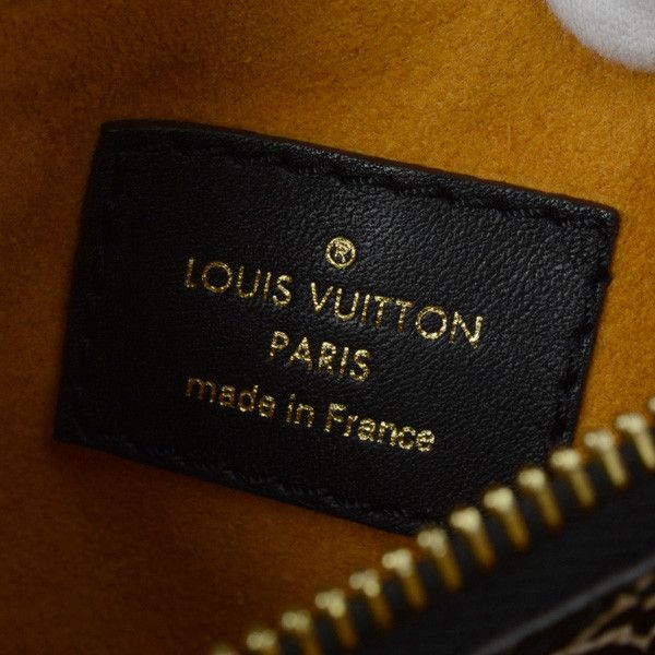 Louis Vuitton Louis Vuitton Louis Vuitton Monogram Jungle NeoNoe Tote Bag M44717 Canvas Tote Bag M44717 in Great Condition Size ONE SIZE - 5 Thumbnail