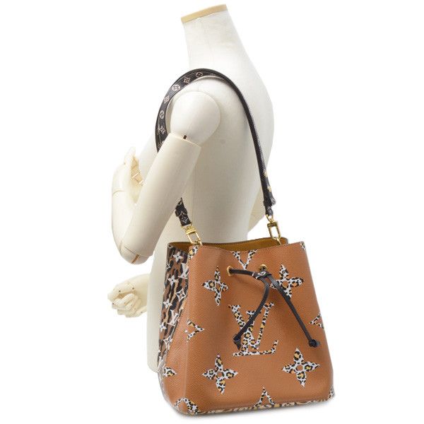 Louis Vuitton Louis Vuitton Louis Vuitton Monogram Jungle NeoNoe Tote Bag M44717 Canvas Tote Bag M44717 in Great Condition Size ONE SIZE - 9 Thumbnail