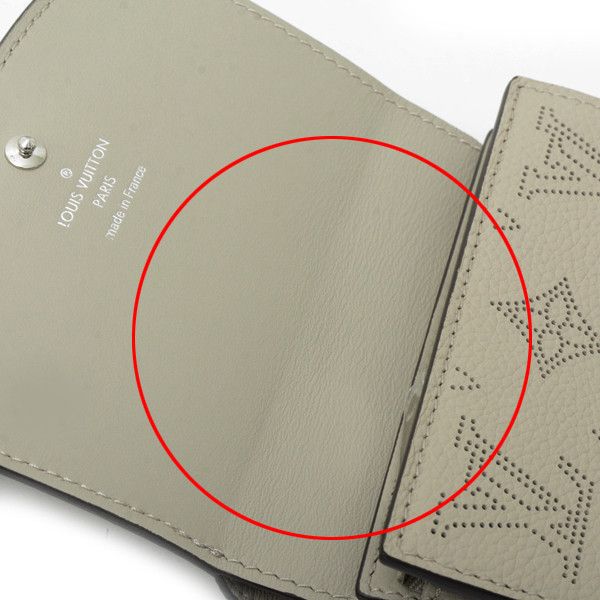 Louis Vuitton Louis Vuitton Louis Vuitton Mahina Leather Iris Wallet M62542 Leather Short Wallet M62542 in Great Condition Size ONE SIZE - 5 Thumbnail
