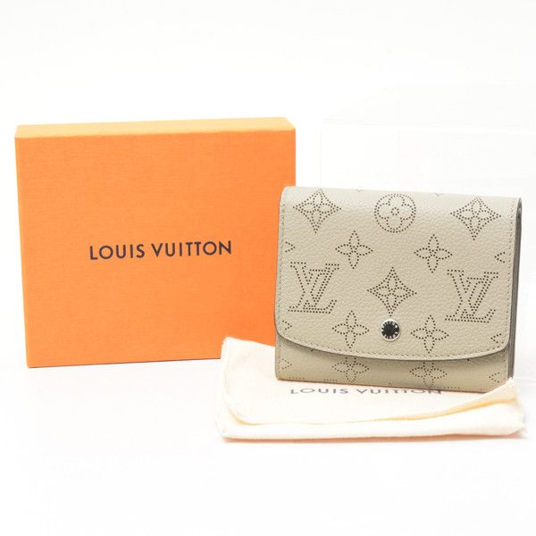 Louis Vuitton Louis Vuitton Louis Vuitton Mahina Leather Iris Wallet M62542 Leather Short Wallet M62542 in Great Condition Size ONE SIZE - 10 Thumbnail