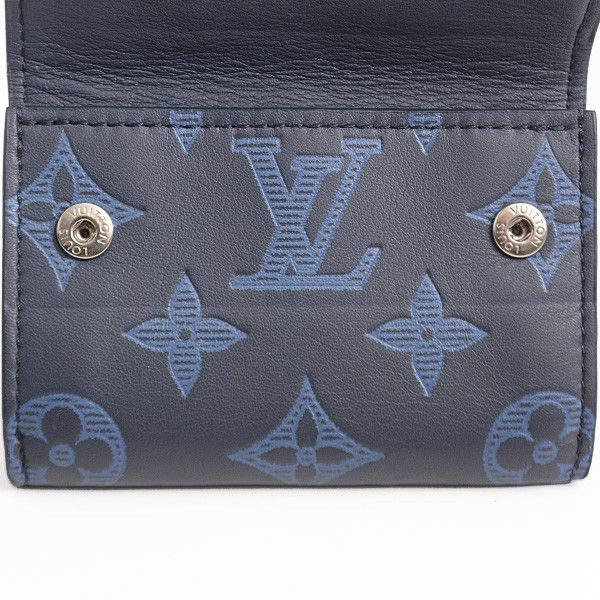 Louis Vuitton Louis Vuitton Louis Vuitton Monogram Shadow Discovery Compact Wallet M80424 Canvas Short Wallet M80424 in Great Condition Size ONE SIZE - 4 Thumbnail