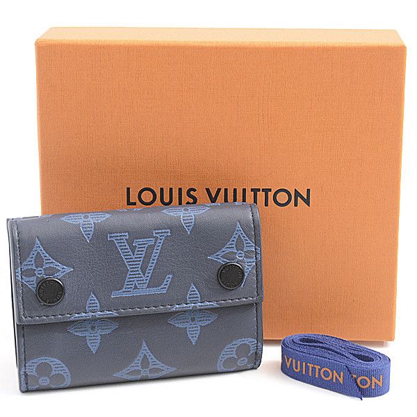 Louis Vuitton Louis Vuitton Louis Vuitton Monogram Shadow Discovery Compact Wallet M80424 Canvas Short Wallet M80424 in Great Condition Size ONE SIZE - 10 Thumbnail