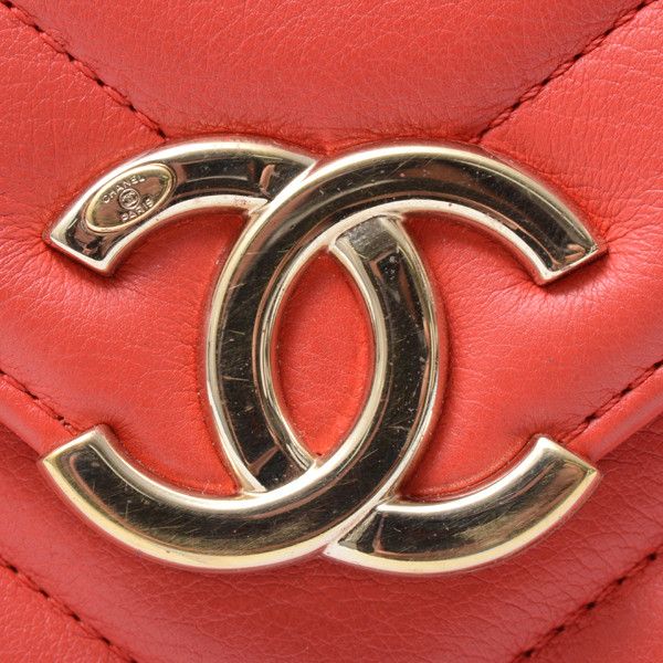 Chanel Chanel Chanel Chevron Leather Chain Shoulder Bag Red Leather Crossbody Bag 27******** in Great Condition Size ONE SIZE - 10 Thumbnail