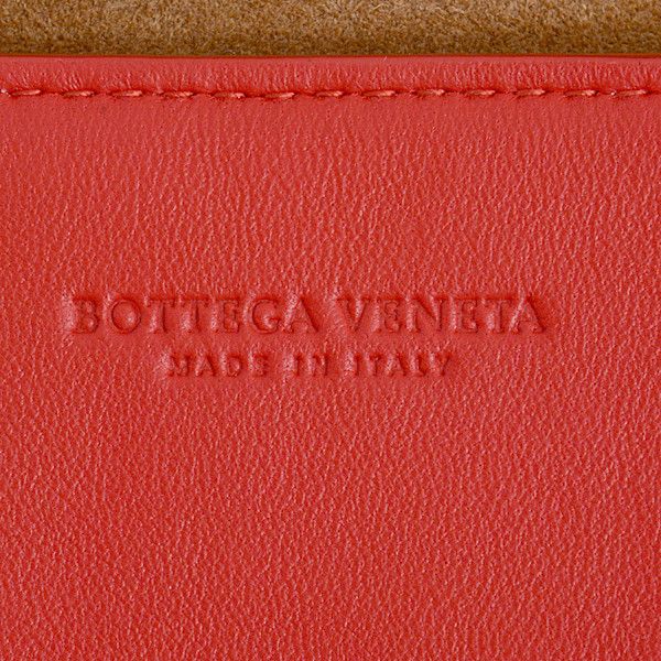 Bottega Veneta Bottega Veneta Bottega Veneta Lambskin Cassette Mini Shoulder Bag Leather Shoulder Bag 71109 in Great Condition Size ONE SIZE - 8 Thumbnail