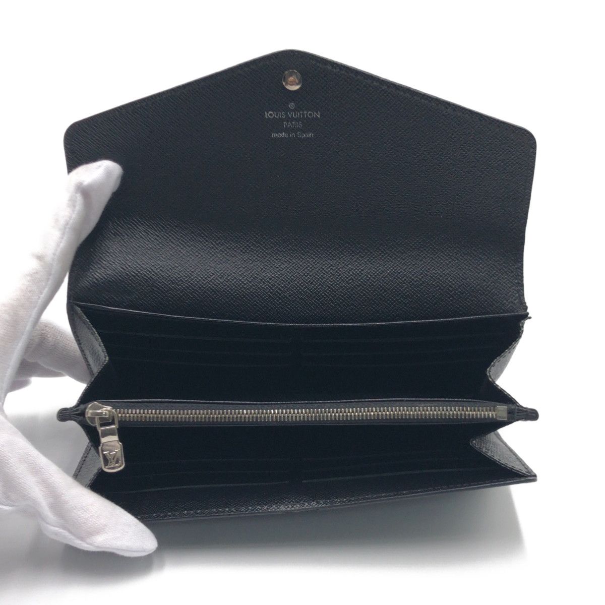 Louis Vuitton Louis Vuitton Louis Vuitton Grain Leather Long Wallet M60582 Leather Long Wallet M60582 in Very Good Condition Size ONE SIZE - 6 Thumbnail