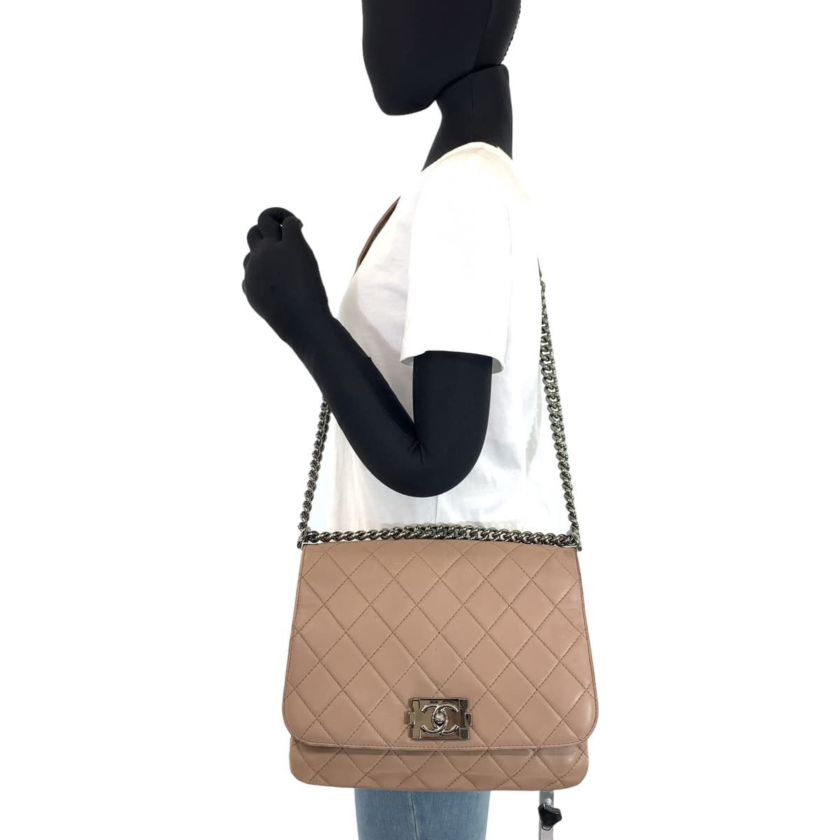 Chanel Chanel Chanel Boy Matelasse Lambskin Shoulder Bag 405212 Leather Crossbody Bag 405212 in Very Good Condition Size ONE SIZE - 7 Thumbnail
