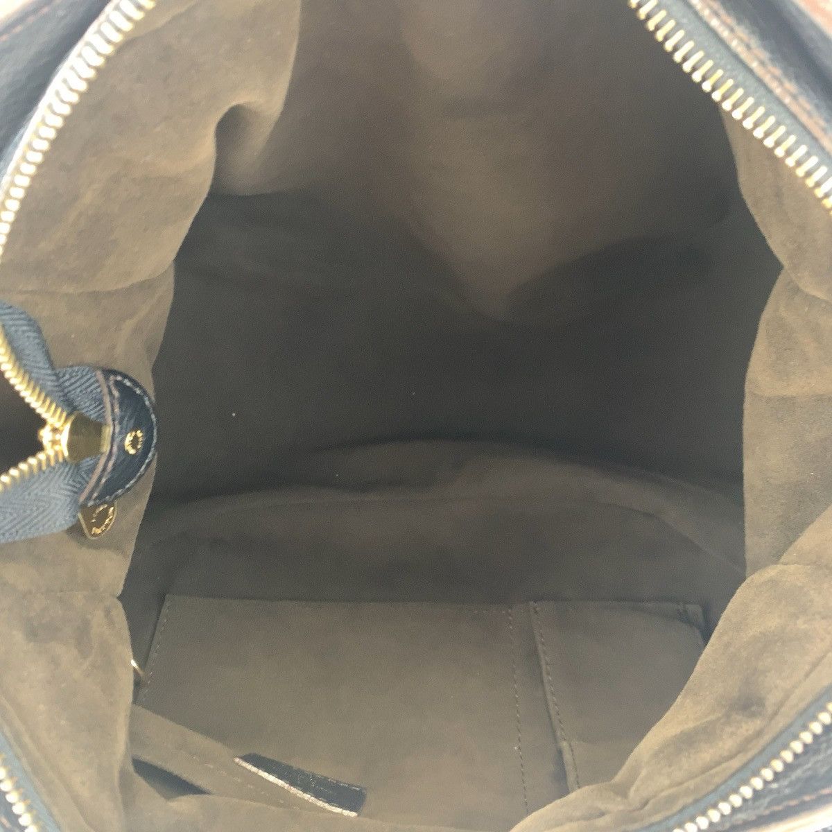 Louis Vuitton Louis Vuitton Louis Vuitton Monogram Mahina XS Leather Shoulder Bag M95972 Leather Crossbody Bag M95972 in Very Good Condition Size ONE SIZE - 8 Thumbnail