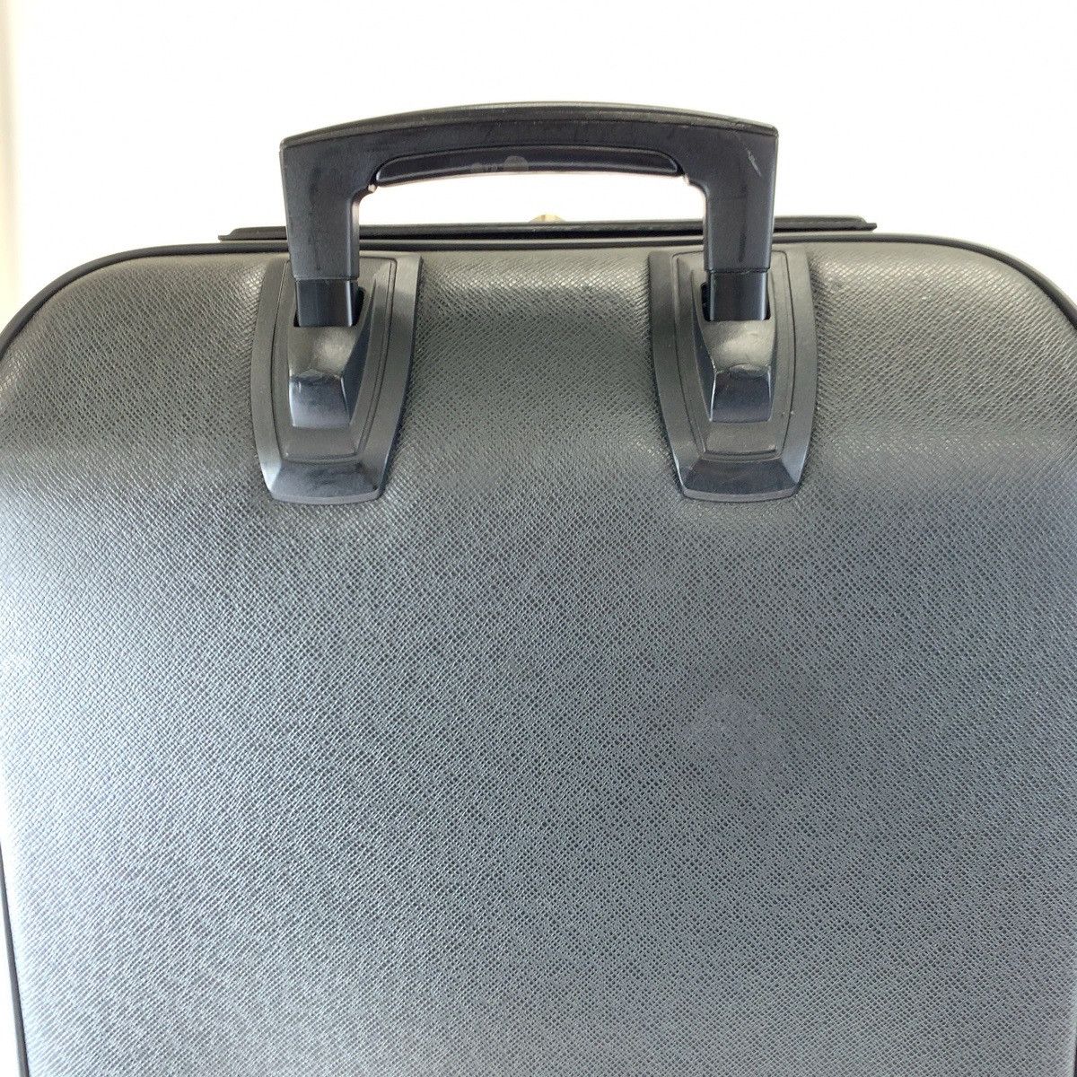Louis Vuitton Louis Vuitton Louis Vuitton Taiga Pegase 55 Travel Bag M23312 Leather Travel Bag M23312 in Very Good Condition Size ONE SIZE - 7 Thumbnail