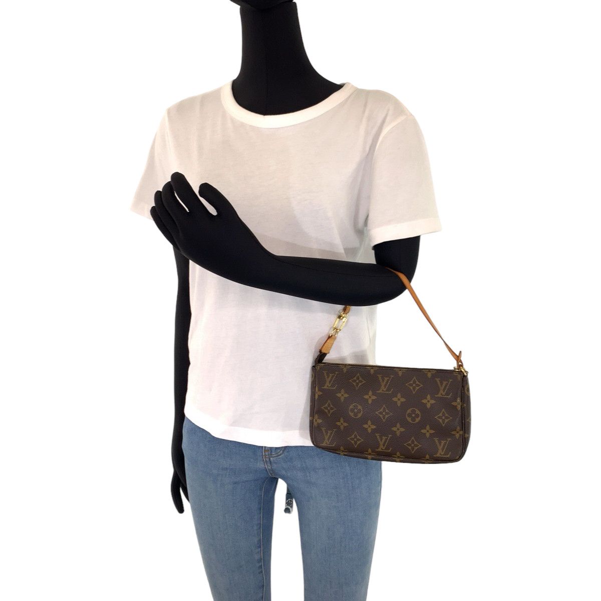 Louis Vuitton Louis Vuitton Louis Vuitton Monogram Brown PVC M51980 Accessory Pouch Handbag Canvas Handbag M51980 in Very Good Condition Size ONE SIZE - 6 Thumbnail