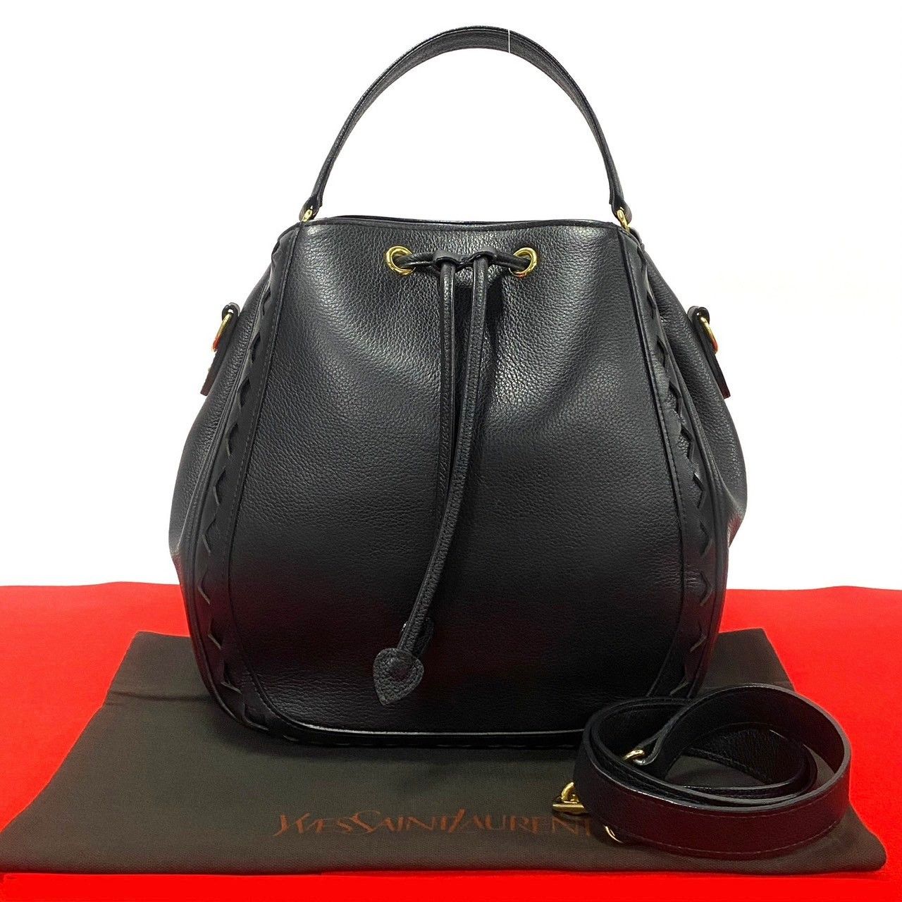 Yves Saint Laurent Yves Saint Laurent Diamond Cut Drawstring Bag Leather Crossbody Bag in Excellent Condition Size ONE SIZE - 9 Thumbnail