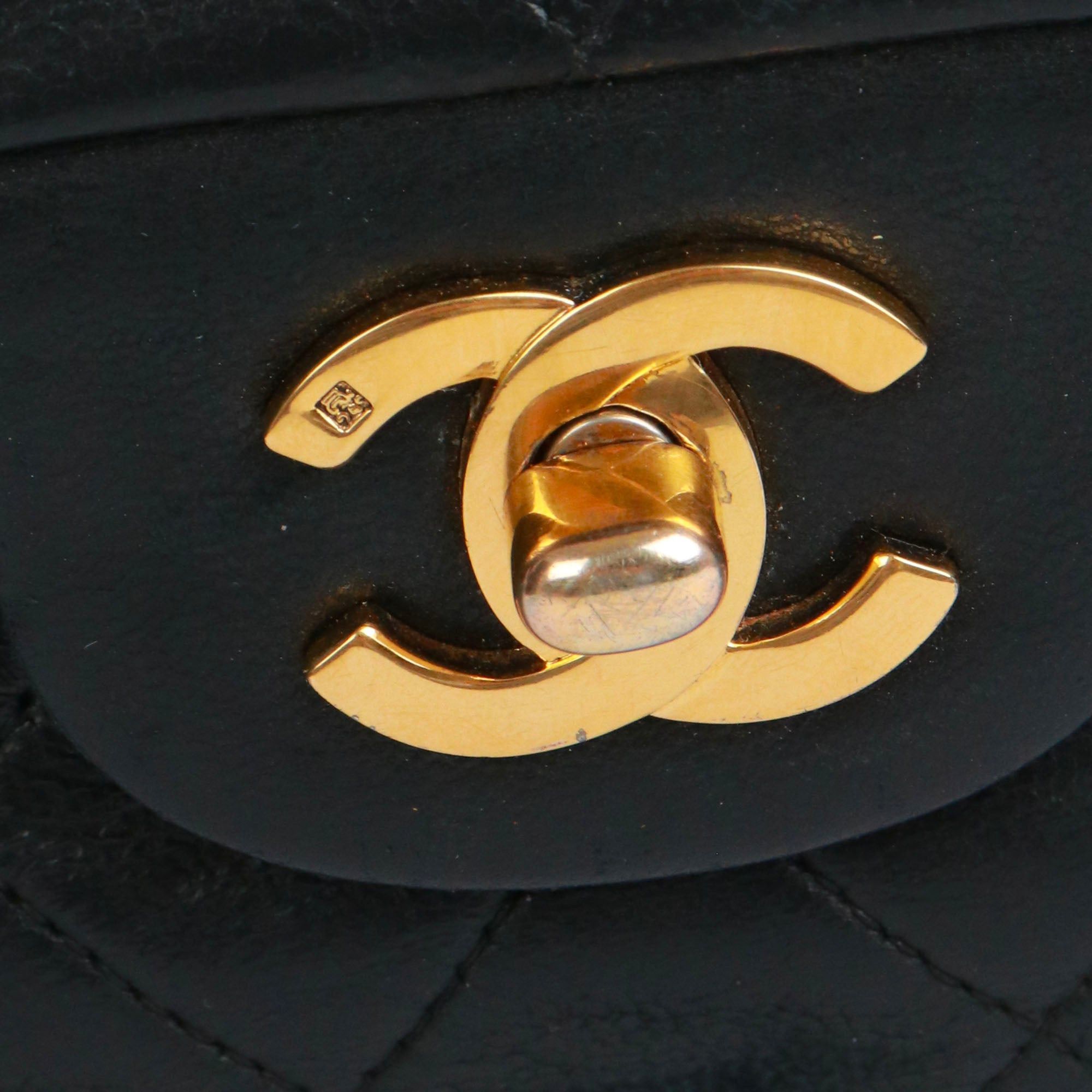 Chanel CHANEL - Timeless/Classique medium Chanel double flap handbag in vintage black quilted leather Size ONE SIZE - 6 Thumbnail