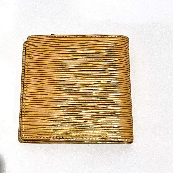 Louis Vuitton Louis Vuitton Louis Vuitton Epi Leather Bifold Wallet M63549 Leather Short Wallet M63549 in Good Condition Size ONE SIZE - 9 Thumbnail