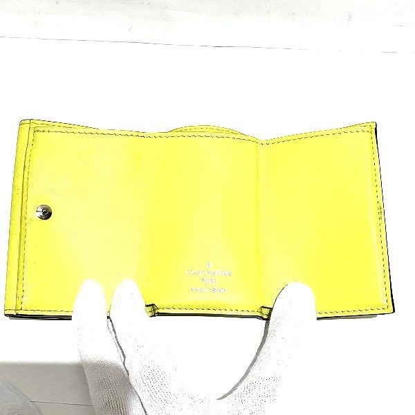 Louis Vuitton Louis Vuitton Louis Vuitton Monogram Discovery Compact Wallet M67629 Leather Short Wallet M67629 in Good Condition Size ONE SIZE - 2 Thumbnail