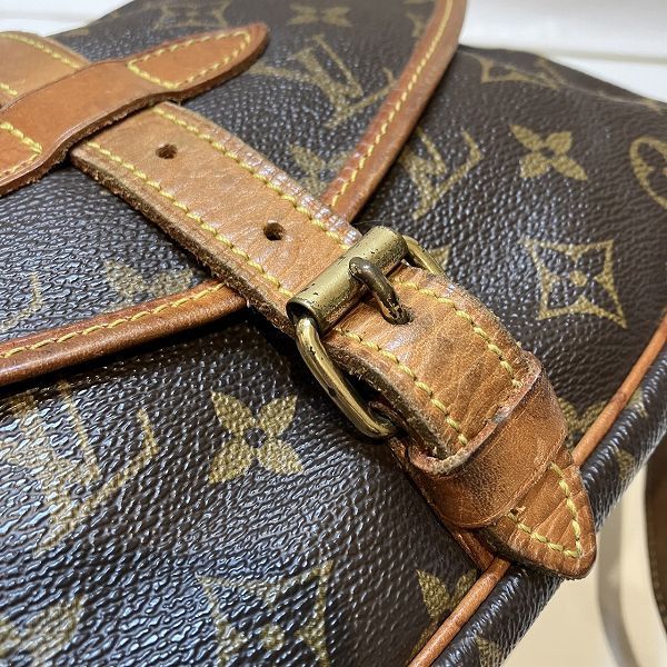 Louis Vuitton Louis Vuitton Louis Vuitton Monogram Saumur Shoulder Bag M42256 Canvas Shoulder Bag M42256 in Good Condition Size ONE SIZE - 4 Thumbnail