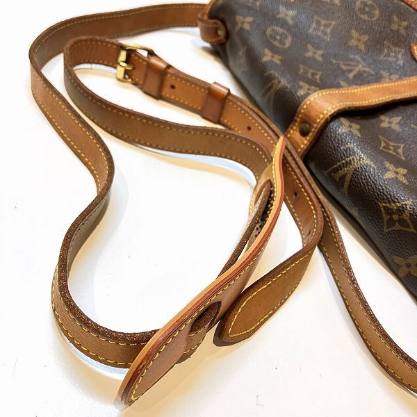 Louis Vuitton Louis Vuitton Louis Vuitton Monogram Saumur Shoulder Bag M42256 Canvas Shoulder Bag M42256 in Good Condition Size ONE SIZE - 7 Thumbnail