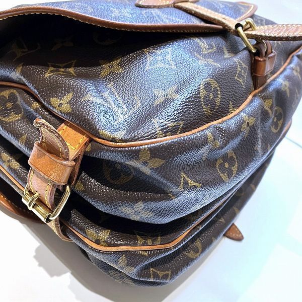 Louis Vuitton Louis Vuitton Louis Vuitton Monogram Saumur Shoulder Bag M42256 Canvas Shoulder Bag M42256 in Good Condition Size ONE SIZE - 8 Thumbnail