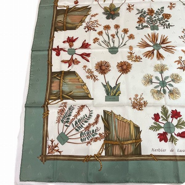 Hermes Hermes Hermes 100% Silk 90cm Carre 90 Gavarnie Pressed Flower Scarf Canvas Scarf in Great Condition Size ONE SIZE - 9 Thumbnail