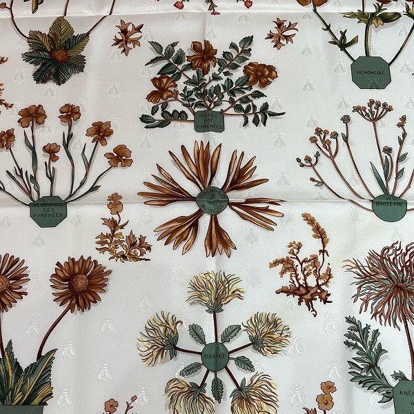 Hermes Hermes Hermes 100% Silk 90cm Carre 90 Gavarnie Pressed Flower Scarf Canvas Scarf in Great Condition Size ONE SIZE - 4 Thumbnail