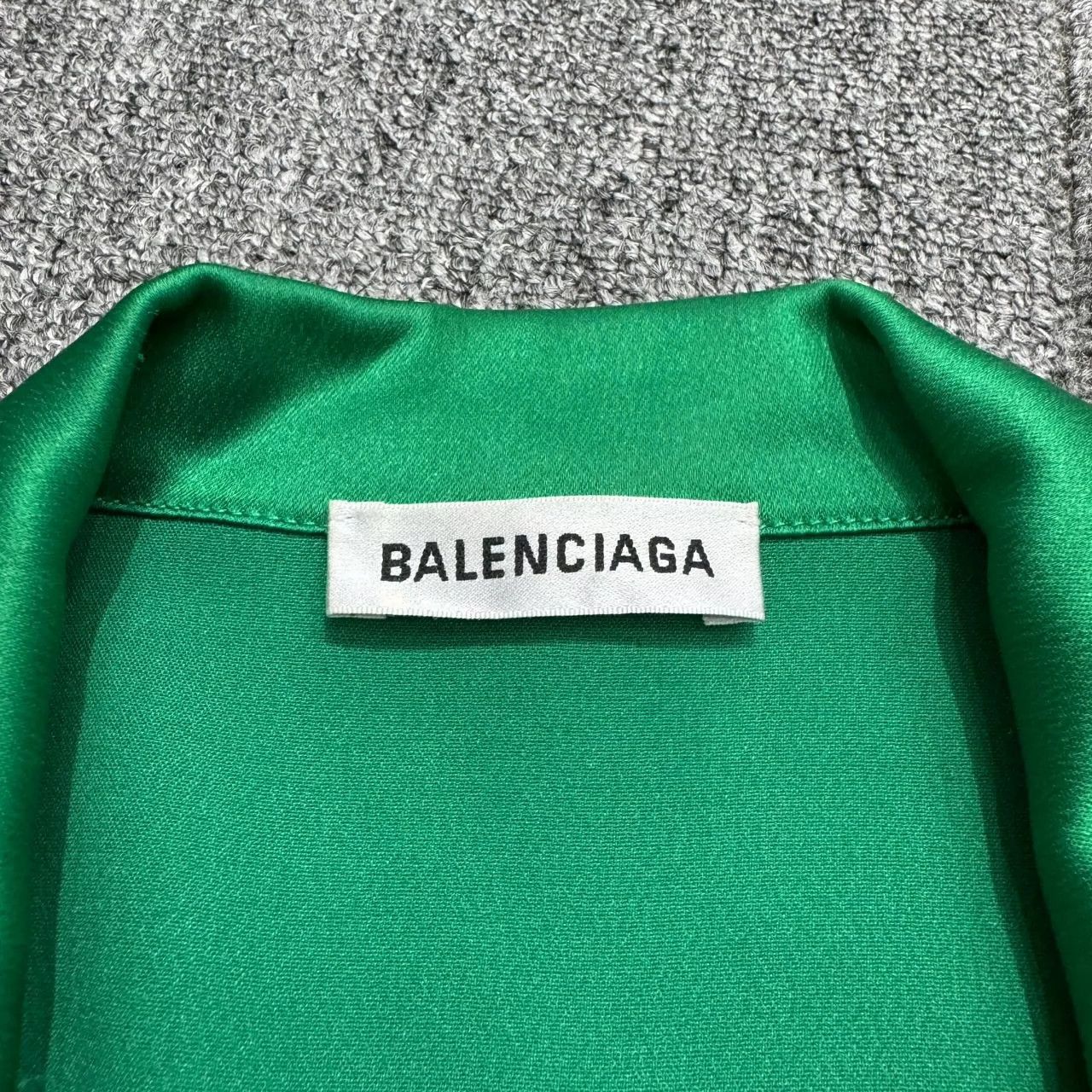 Balenciaga Balenciaga Green Acetate Pajama Shirt Size US S / EU 44-46 / 1 - 3 Thumbnail