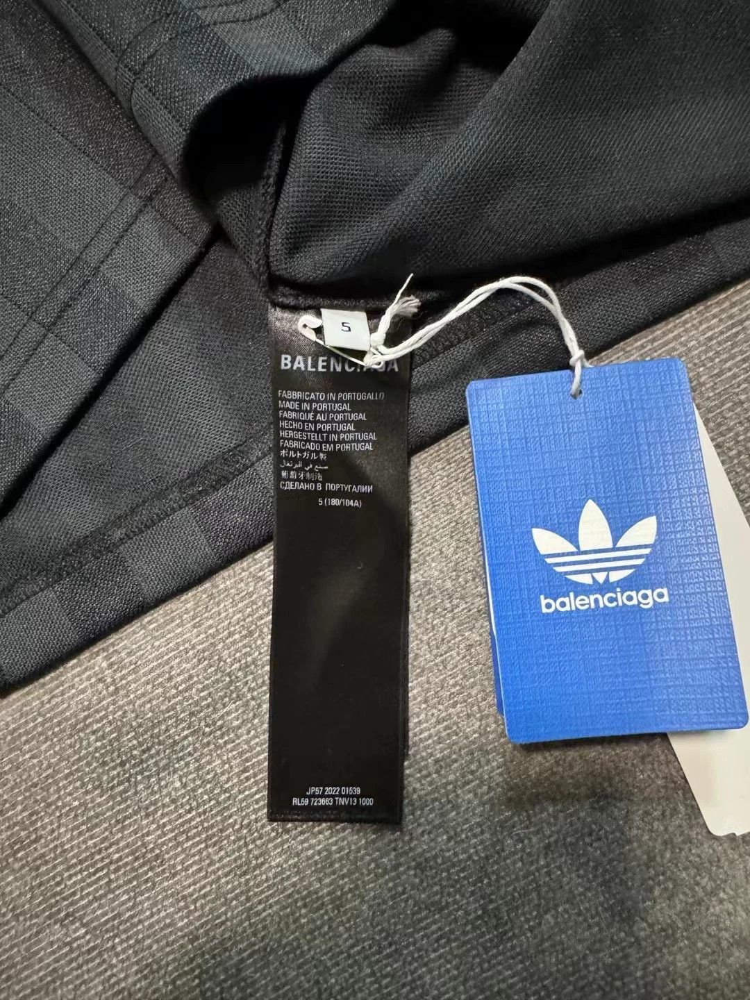 Balenciaga Balenciaga Adidas collaboration Black Manchester United short sleeved shirt Size US XXL / EU 58 / 5 - 4 Thumbnail