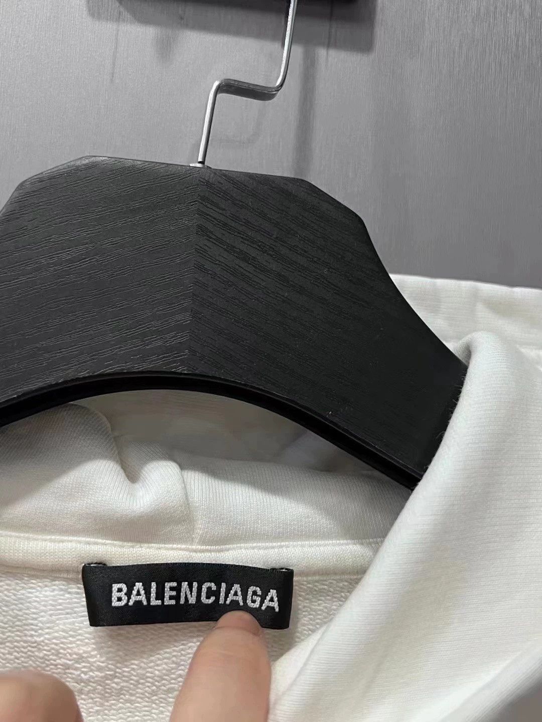 Balenciaga Balenciaga chest mailbox logo hoodie sweatshirt Size US L / EU 52-54 / 3 - 3 Thumbnail